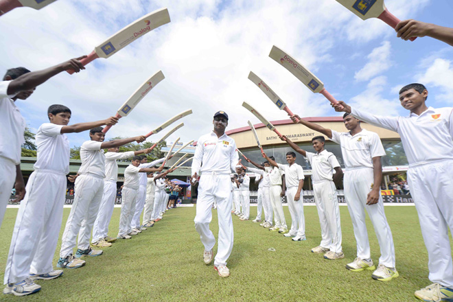 Guard of Honour by the Sri Lankan Team & young cricketers just before start of play