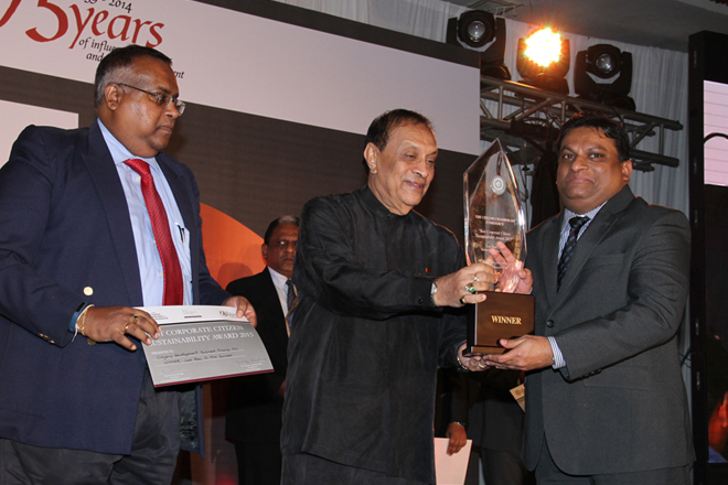 1.Mahesh Nanayakkara, Managing Director/ CEO of CDB receiving  the award from Hon. Karu Jayasuriya, Speaker of the Parliament of Sri Lanka and Mr.<br srcset=