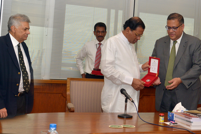 Sri Lanka’s President Maithripala Sirisena visits Central Bank, Ravi visits ‘Sathosa’
