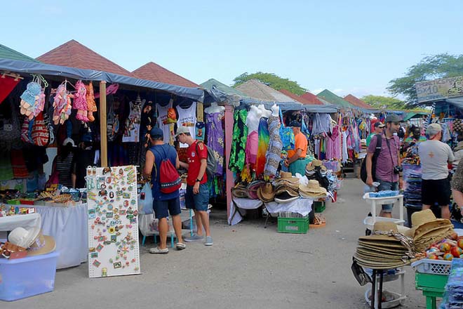 Sri Lanka tourist arrivals up 3.4 pct in Q1, March down 2.5-pct