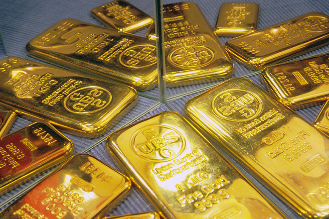 Gold prices hit seven week high with USD at near 3-week low