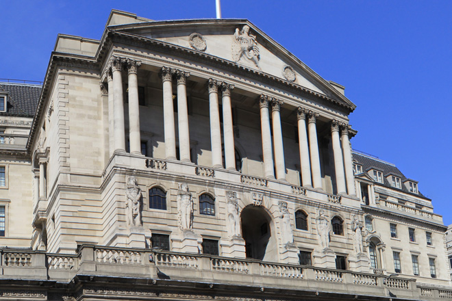 BOE keeps benchmark rates, warns over Brexit
