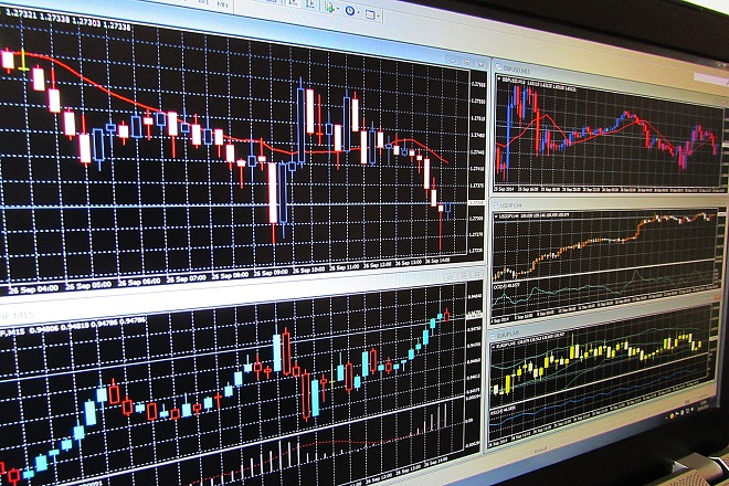 Sri Lankan rupee falls on capital outflow fears; stocks weaker