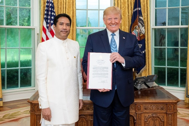 Ambassador of Sri Lanka to US Rodney Perera presents credentials to President Trump